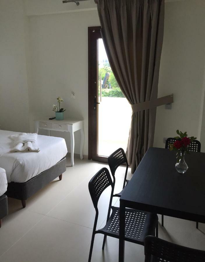 The Little Prince Luxury Suites Ypsos Exterior foto